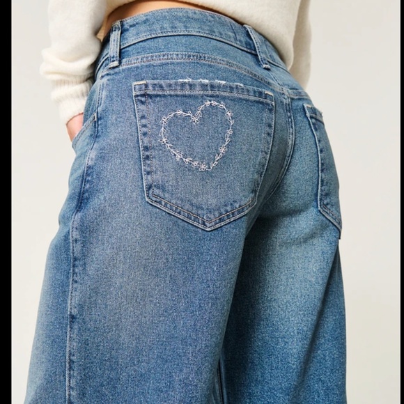 Hollister Low-Rise Medium Wash Baggy Jeans size 000 regular - Picture 2 of 2